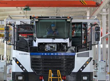 鋼絲繩電動(dòng)葫蘆在大掛車制造總裝車間的應(yīng)用