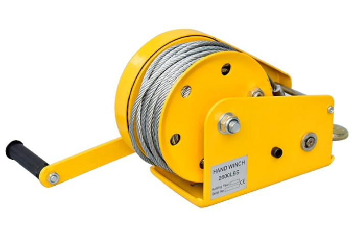 在這一方面，手搖絞盤完勝電機